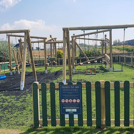 8 Berth Holiday Home At St Osyth Holiday Park Saint Osyth المظهر الخارجي الصورة